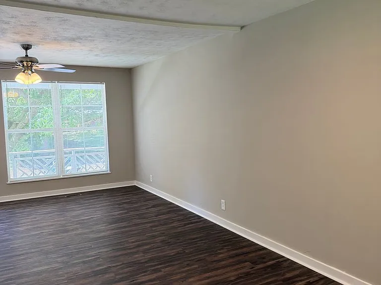 4535 Briarwood Dr — Photo 6