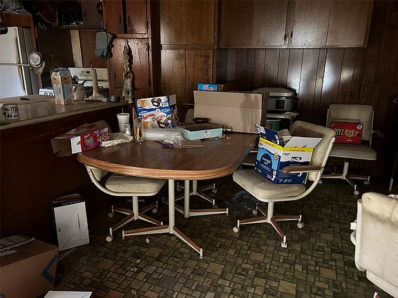 4th image of 2112 Peterson Rd