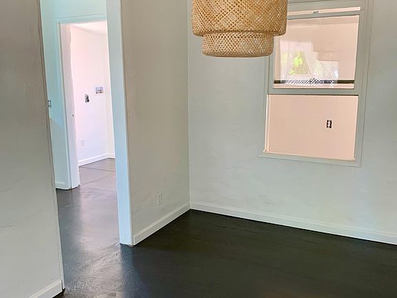 Dining room into kitchen