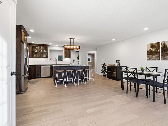 4th image of 336 Acacia Ave
