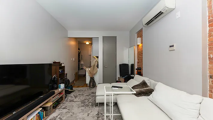 Rented by Nooklyn NYC LLC | media 13