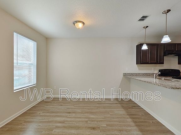 5th image of 681 Melba St
