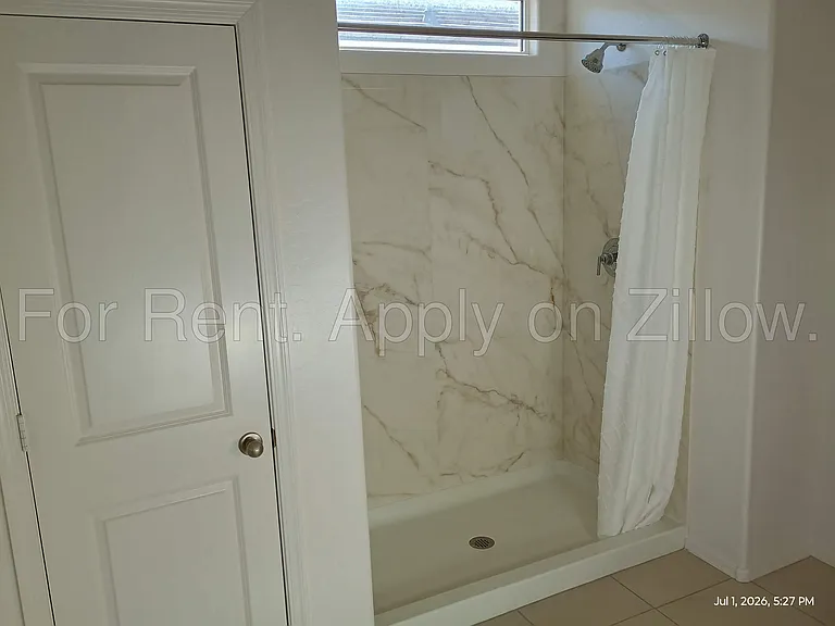 15565 W Desert Hollow Dr — Photo 10