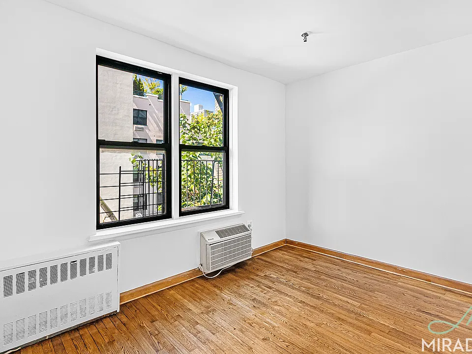 1435 York Ave #7J