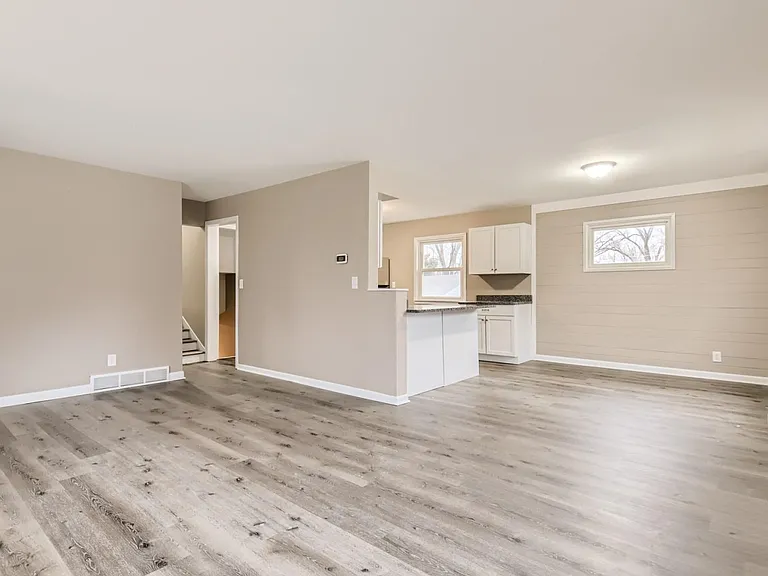 120 Roberts Rd — Photo 5