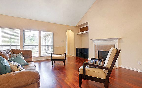 5th image of 15486 Water Oak Ct