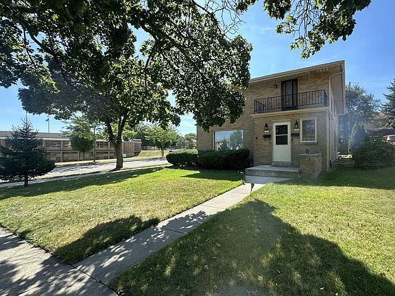 3rd image of 3201-3203 W Verona Ct