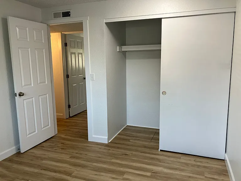 1794 Rialto Ave S — Photo 15