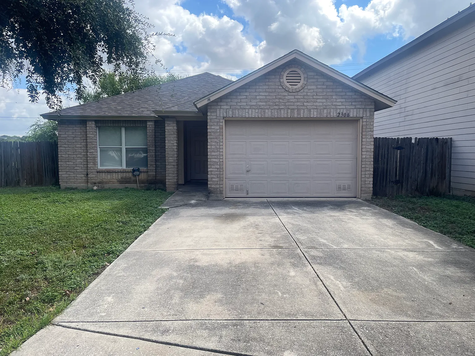 3 bed, 1097 sqft, $1,450 — Photo 1