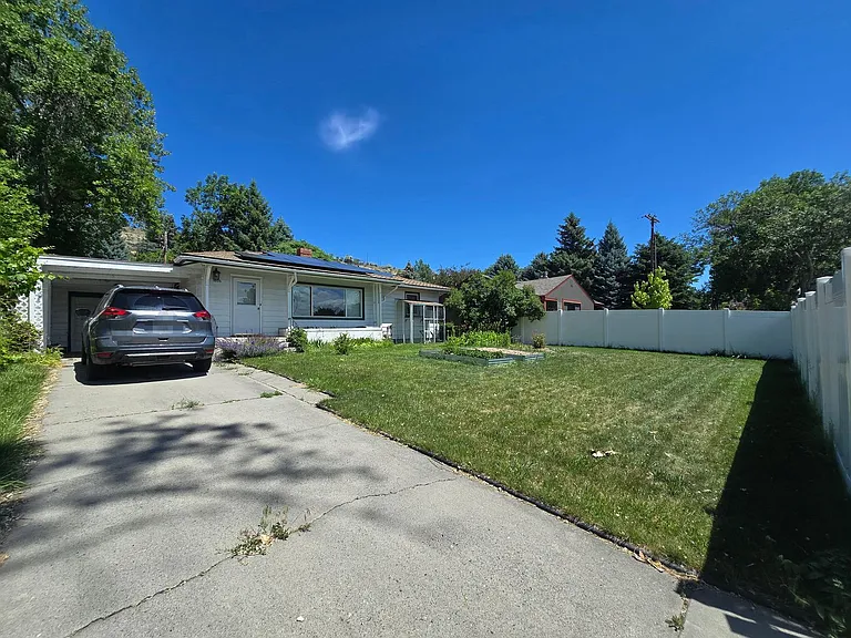 1005 Rimrock Rd — Photo 4