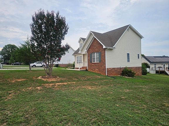 3rd image of 235 Russell Springs Dr
