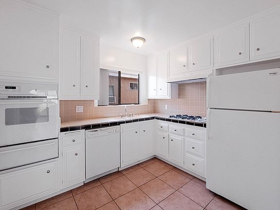 5th image of 3653 Dunn Dr #2