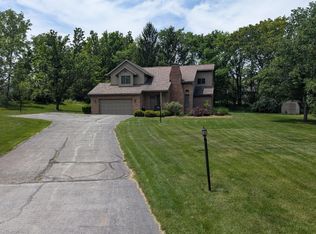 158 York Cir, Valparaiso, IN 46385