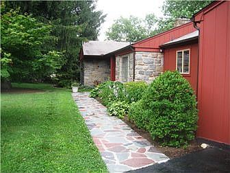 Impressive Walkway and Entrance