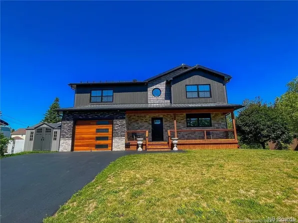 6 Aspen Dr, Campbellton, NB E3N 3S9