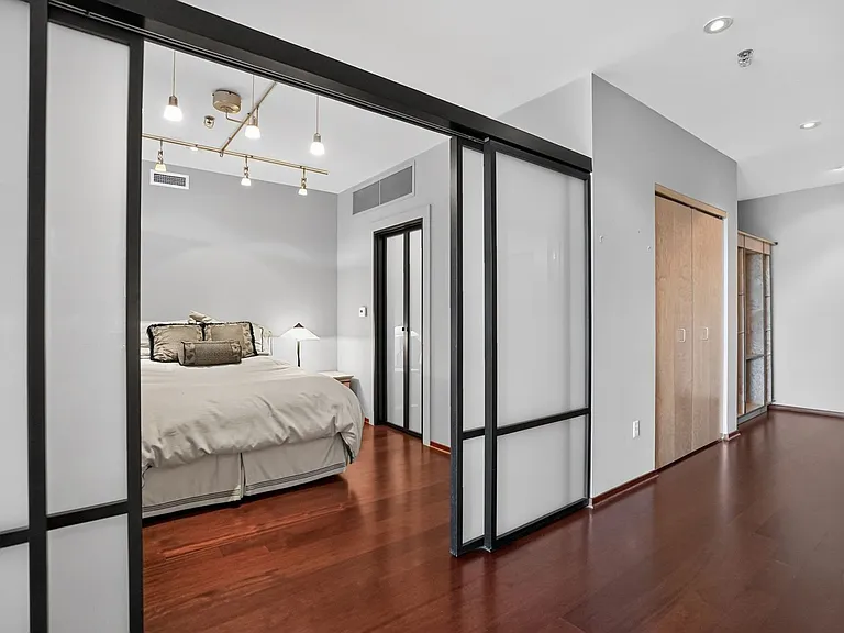 1221 SW 10th Ave #1605 — Photo 11