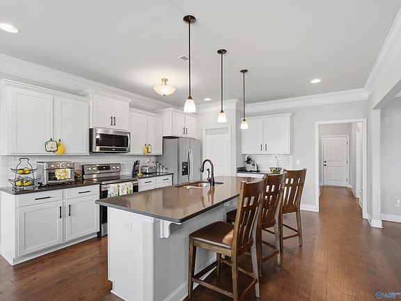 3rd image of 106 Ivy Vine Dr
