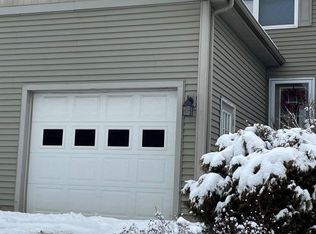 35 Fletcher Rd APT 105, Fairfax, VT 05454