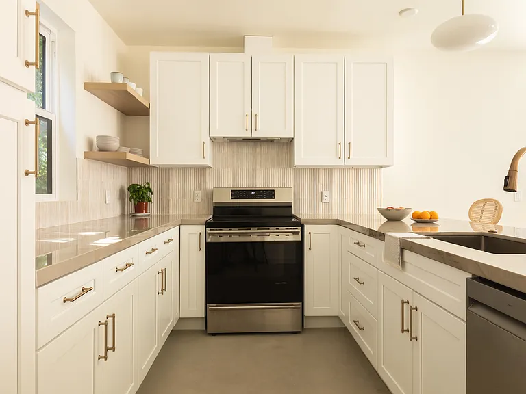 333 Stowe Ter #1/2 — Photo 4
