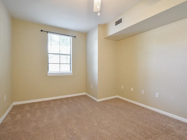 911 N Orange Ave #112 — Photo 7