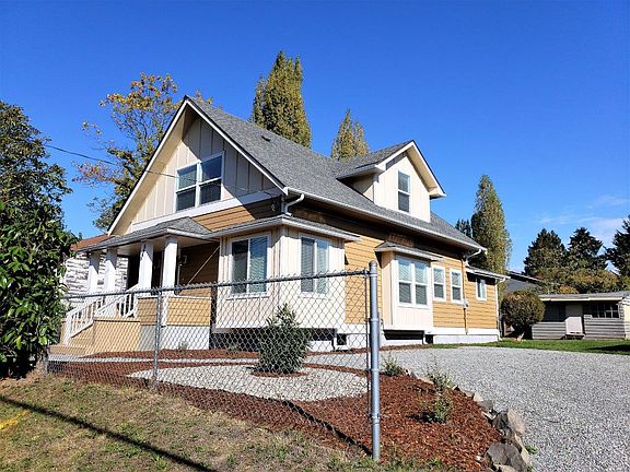 Another side vie of the property.