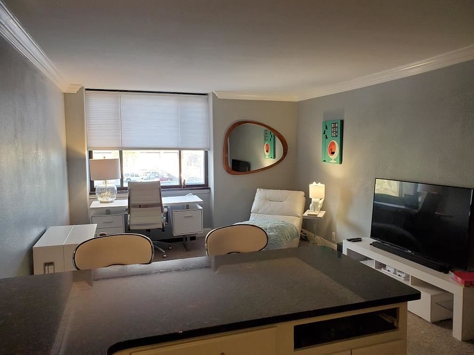 1st image of 700 E 8th St Unit 6G