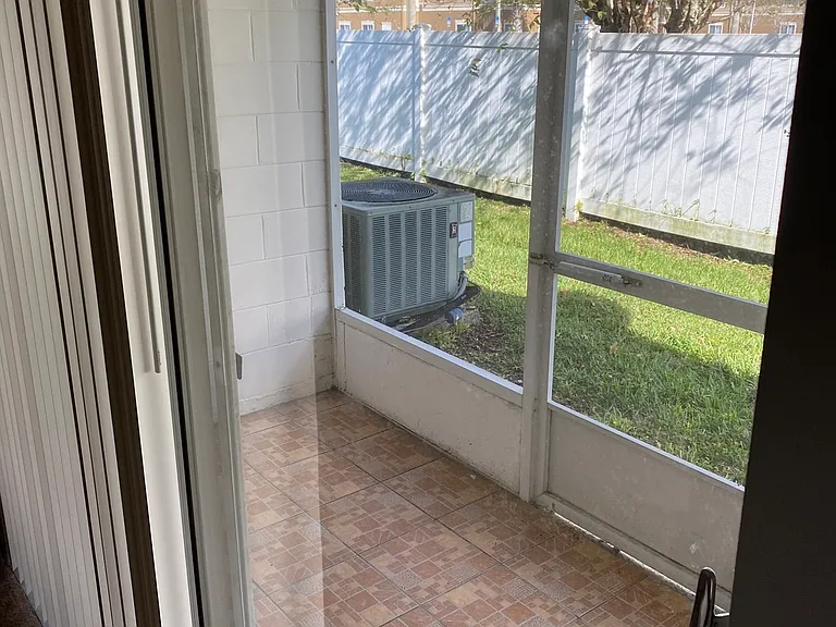 1616 Tropical Ct — Photo 16