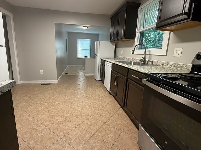 769 Mary Ln — Photo 4