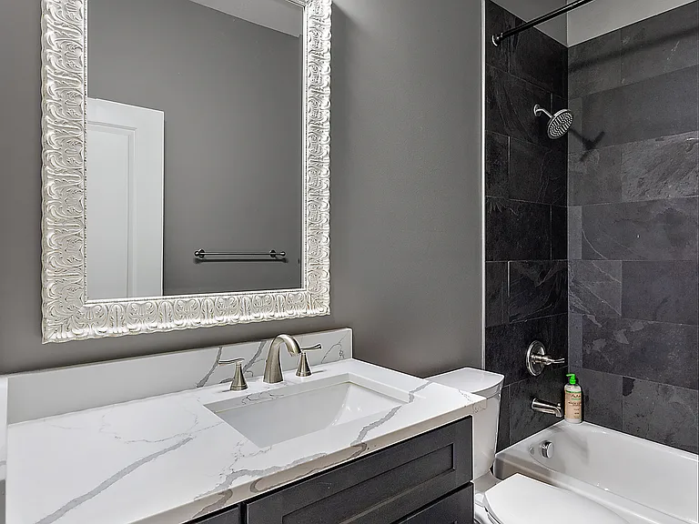 527 Lewis St — Photo 40