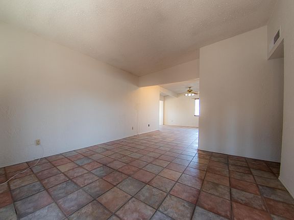 3rd image of 10437 Chinaberry Dr