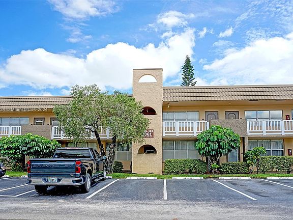 4th image of 9061 Sunrise Lakes Blvd APT 217