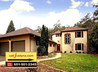 1390 Shannon Dr, Woodbury, MN 55125