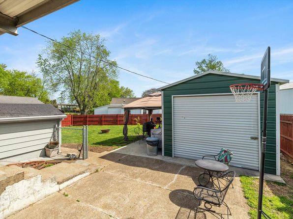 10 Center Cir, Henderson, KY 42420
