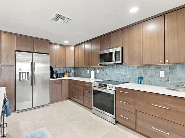 4557 Gulf Ave, North Fort Myers, FL 33903
