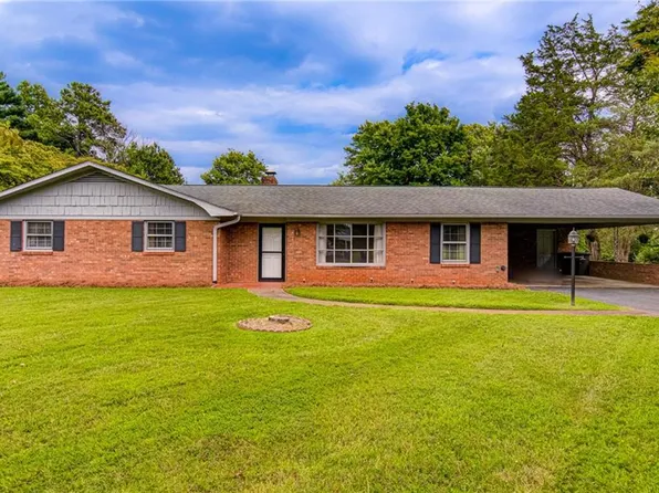 731 Tam O Shanter Trl, Winston Salem, NC 27103
