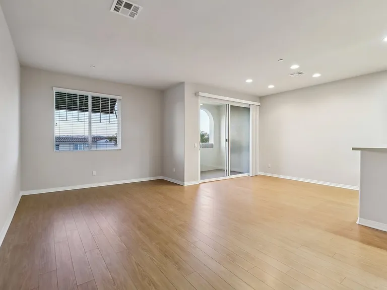 Costa Pointe Luxury 3-4 Bedroom Townhomes — Photo 54