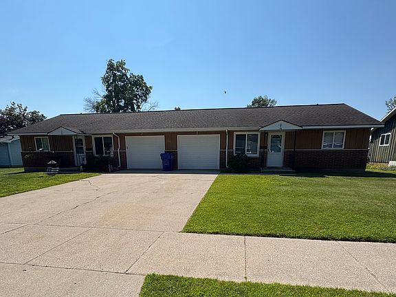 2nd image of 471 Rainbow Cir #2