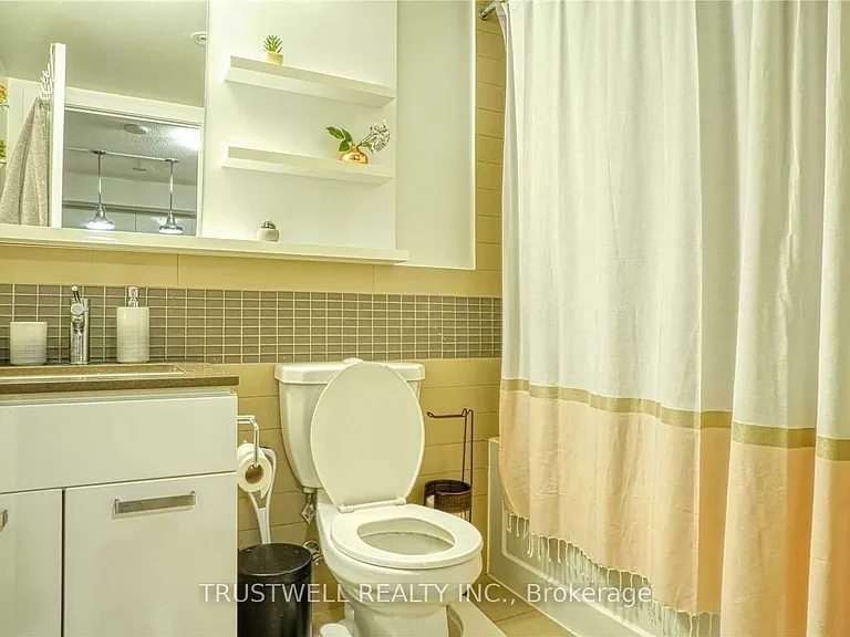 295 Adelaide St W #315 — Photo 10