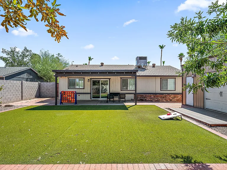 2802 N Pennington Dr — Photo 37