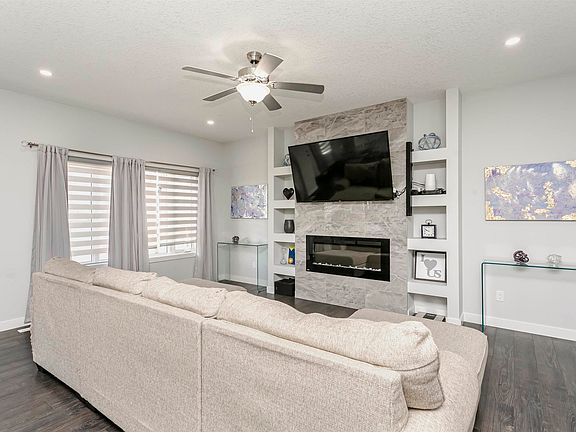 5th image of 207 42nd Ave NW