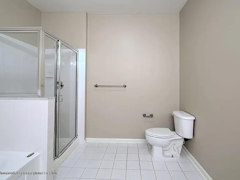 374 Saint Andrews Pl — Photo 8