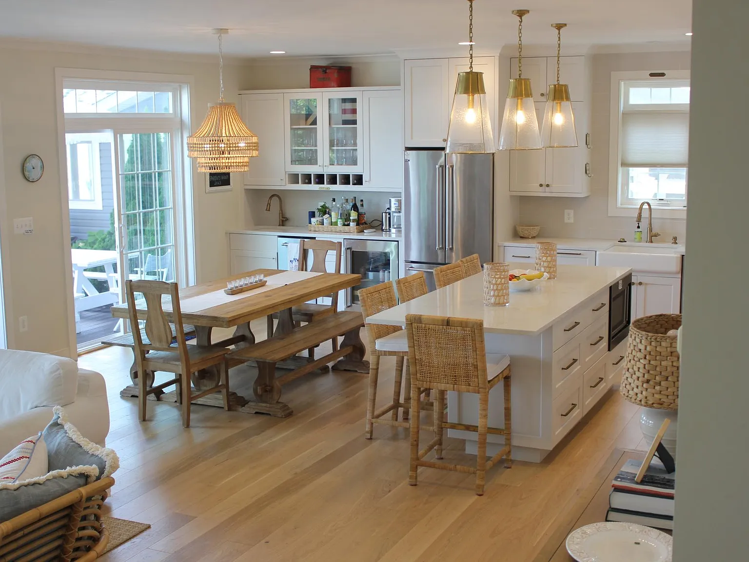 7 bed, 5.5 bath, 3500 sqft, $4,995 — Photo 2