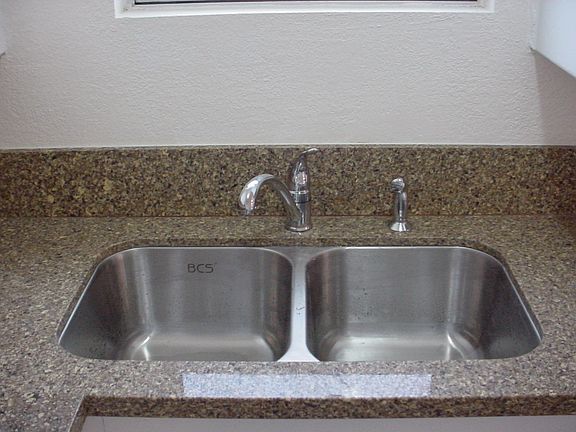 5th image of 2759 N Sierra Way