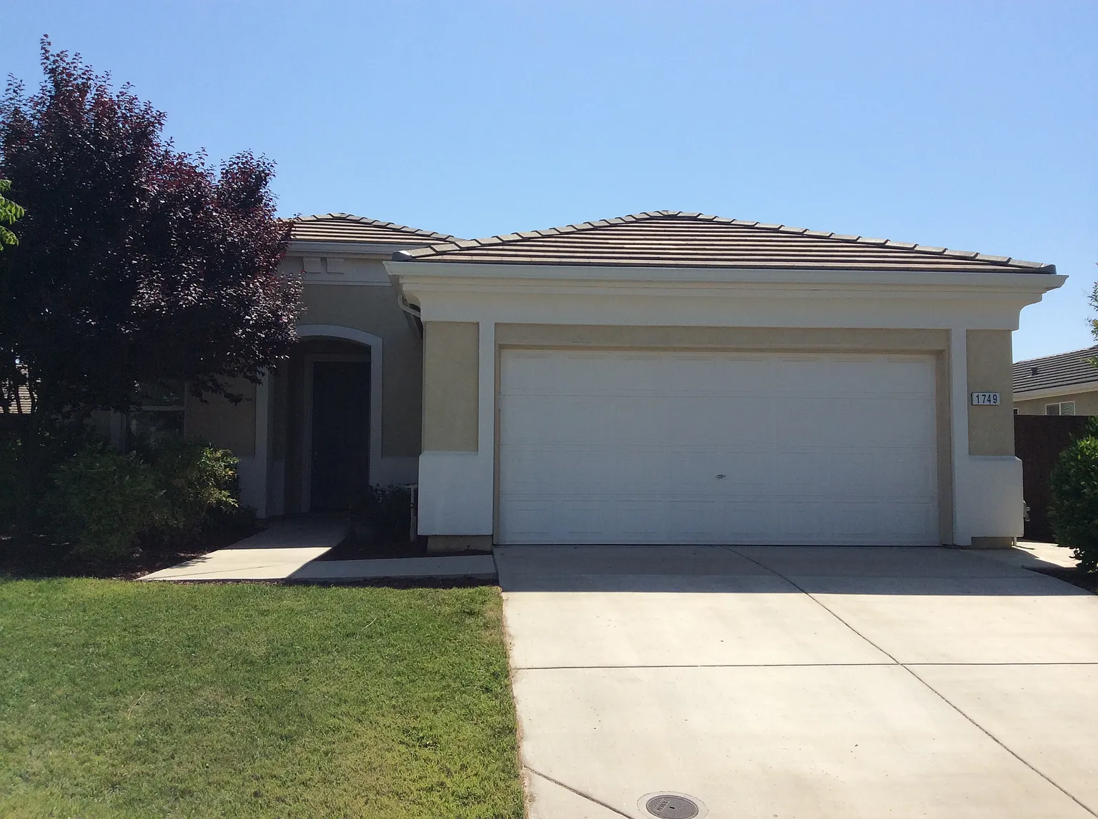 1749 Oxford Ct photo 1