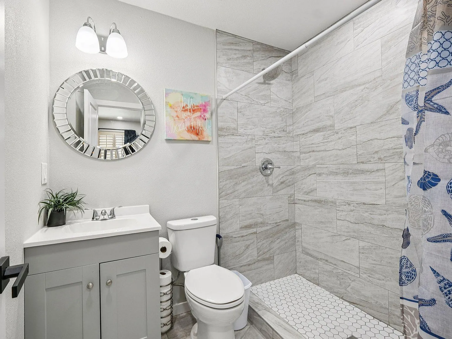 4 bed, 8.0 bath, 2100 sqft, $1,139 — Photo 3