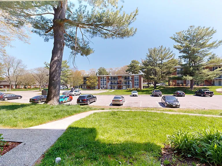 The Commons at Windsor Gardens — Photo 173
