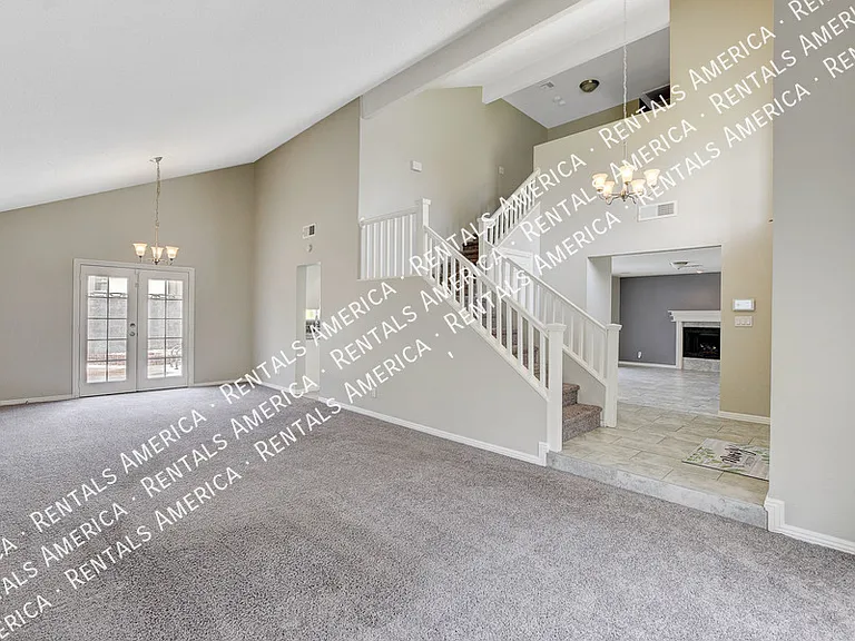 319 Simon Bolivar Dr — Photo 5