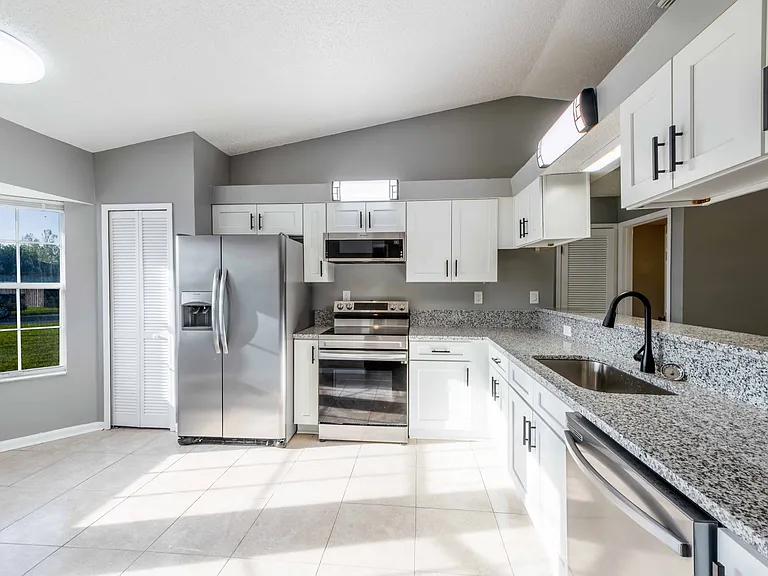 1529 Ibis Dr — Photo 2