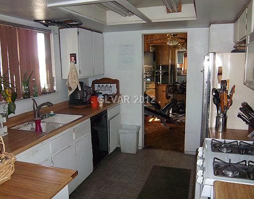 2nd image of 416 Barlow Ln