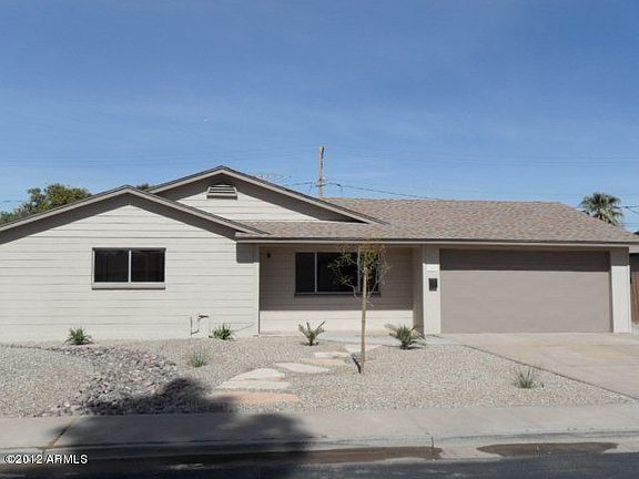 4th image of 342 E 9th Dr
